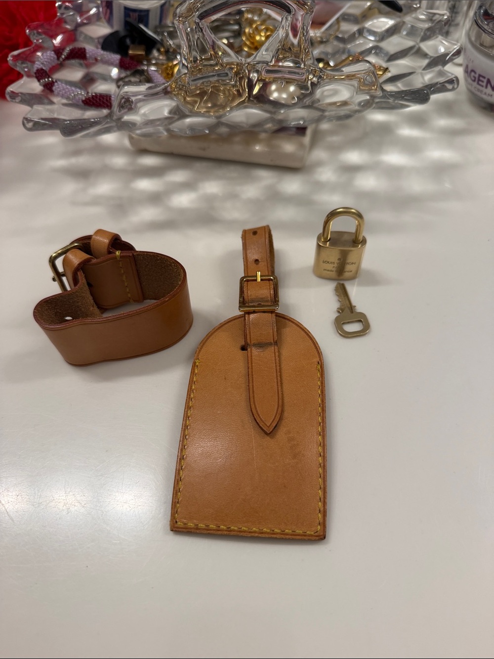 Louis Vuitton Tan Leather Luggage Tag with Padlock - 3 items ! - Picture 4 of 15